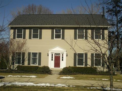 86 Vernier Rd, Grosse Pointe, MI 48236 photo 1