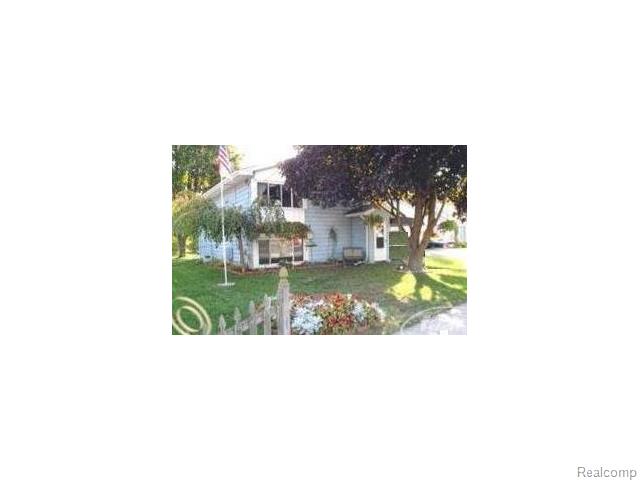 376 Beach St, Mount Morris, MI 48458 photo 1