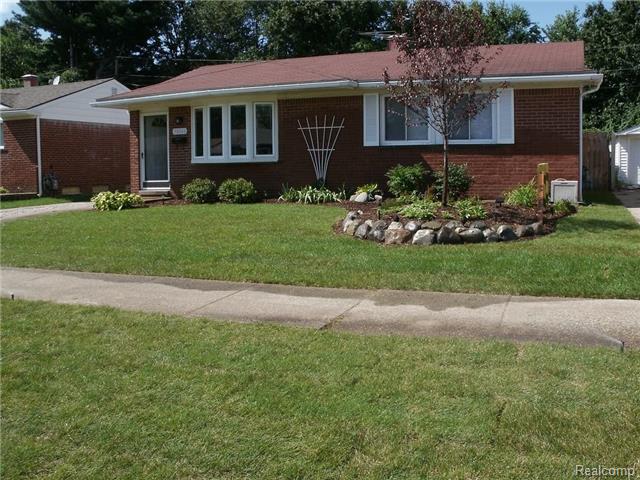 38066 Castle Dr, Romulus, MI 48174 photo 1
