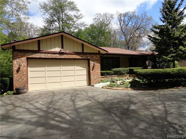 10698 King Rd, Davisburg, MI 48350 photo 1
