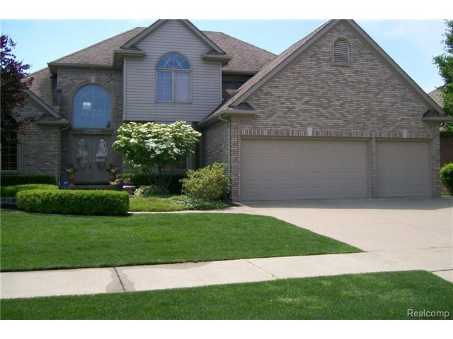 19904 Mapleton Dr, Macomb, MI 48044 photo 1