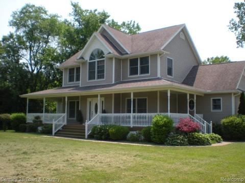 5231 Davis Rd, St. Clair, MI 48079 photo 1