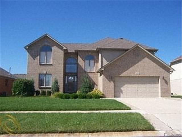 48371 Marion Dr, Macomb, MI 48044 photo 1