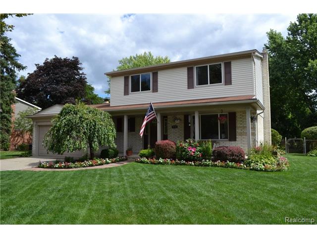 3716 Forge Dr, Troy, MI 48083 photo 1
