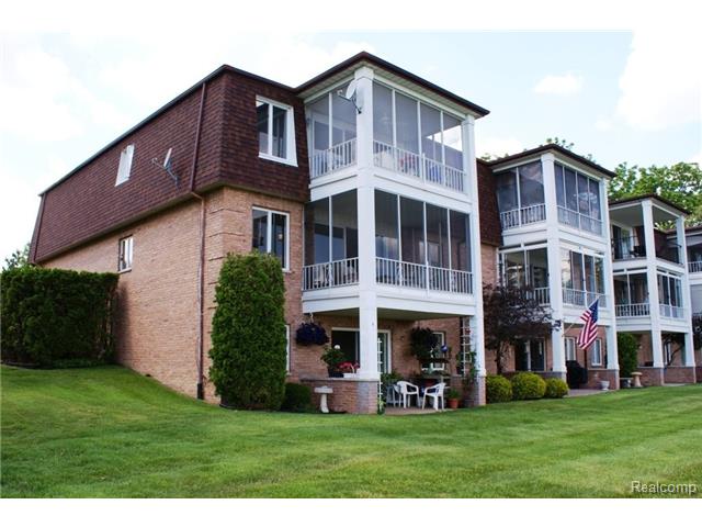 1935 River Rd #6, Saint Clair, MI 48079 photo 1