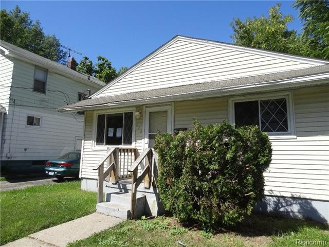 272 Hughes Ave, Pontiac, MI 48341 photo 1