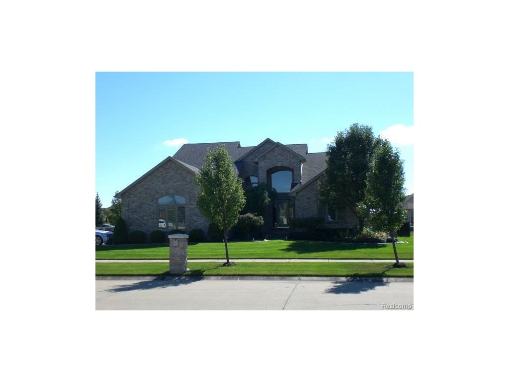 21444 Florence Dr, Macomb, MI 48044 photo 1