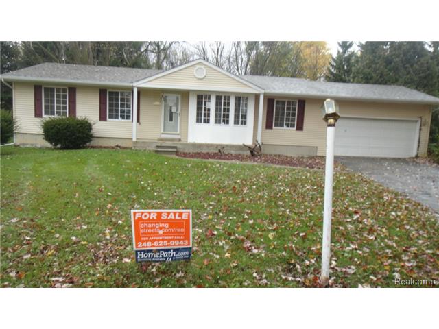 6003 Lancaster Dr, Flint, MI 48532 photo 1