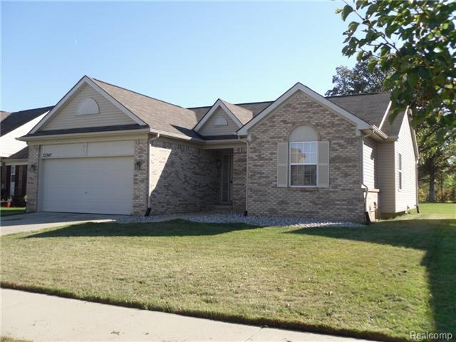 33347 Sand Piper Dr, Romulus, MI 48174 photo 1
