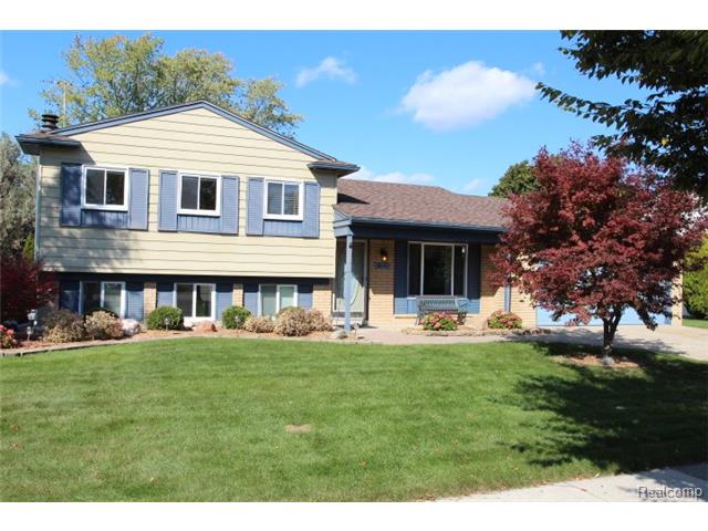 3681 Forge Dr, Troy, MI 48083 photo 1