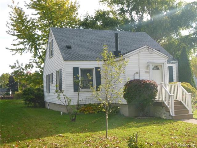 30581 E Pointe Dr, Rockwood, MI 48173 photo 1