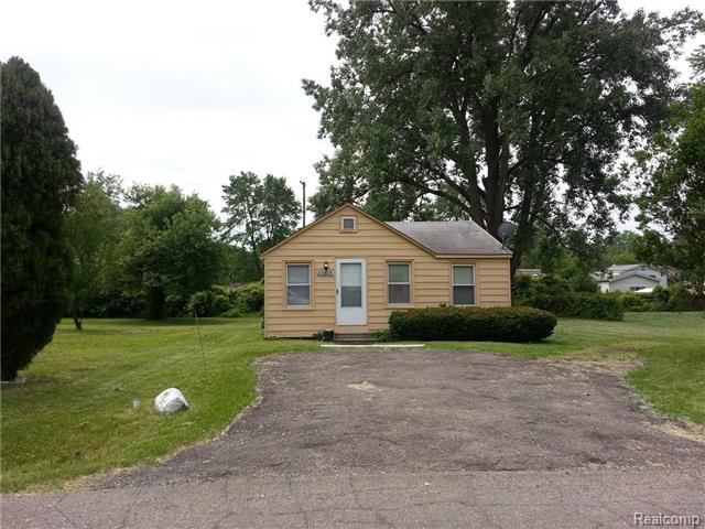 35827 Park Pl, Romulus, MI 48174 photo 1