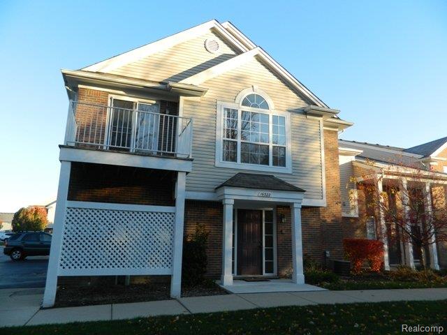 16322 Grandview Dr, Macomb, MI 48044 photo 1