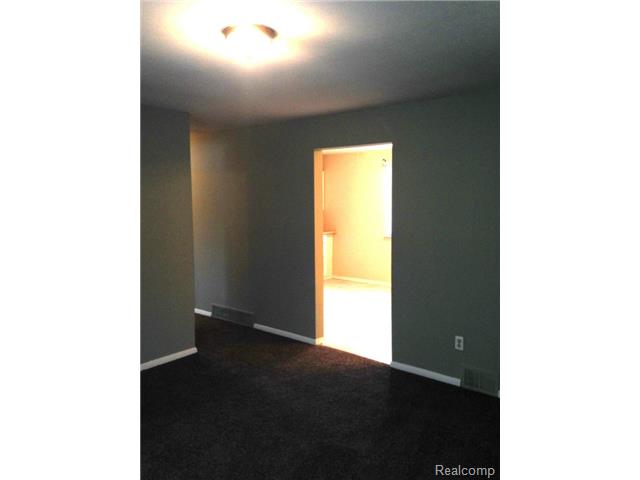 15584 Taft St, Romulus, MI 48174 photo 1