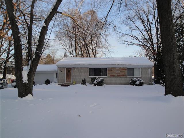 166 E Beechdale St, Commerce Township, MI 48382 photo 1