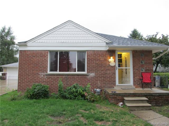 4302 Adams Cir, Wayne, MI 48184 photo 1