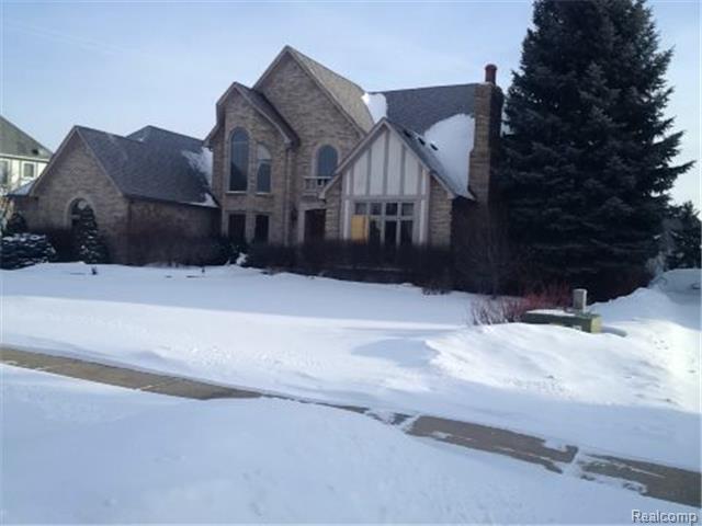 5658 Springbrook Dr, Troy, MI 48098 photo 1