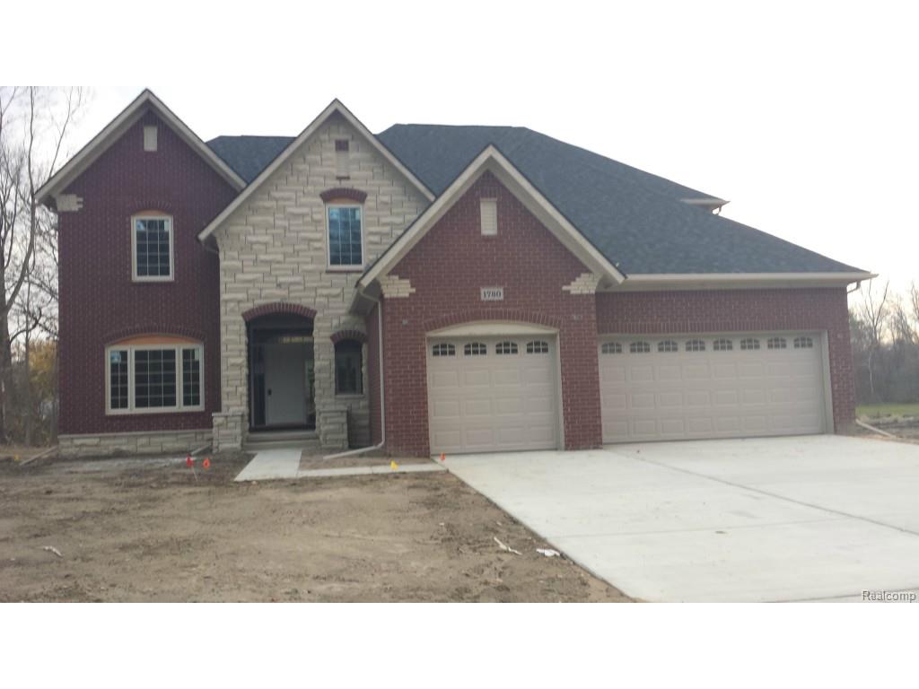 1780 Oak Forest Dr E, Troy, MI 48085 photo 1