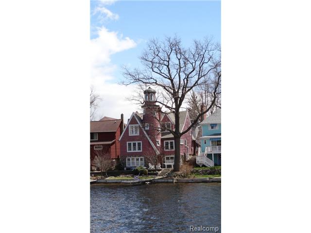 618 Detroit Ave, Lake Orion, MI 48362 photo 1