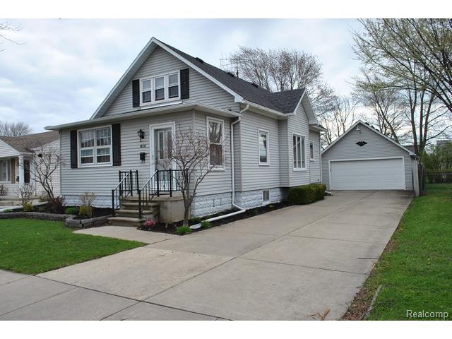 814 Bentley Dr, Monroe, MI 48162 photo 1