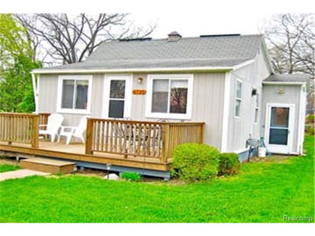 6720 River St, Caseville, MI 48725 photo 1