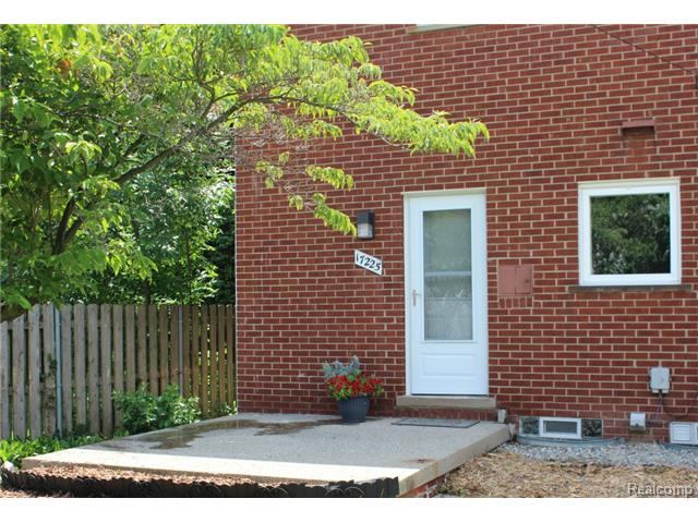 17225 E Jefferson Ave, Grosse Pointe, MI 48230 photo 1