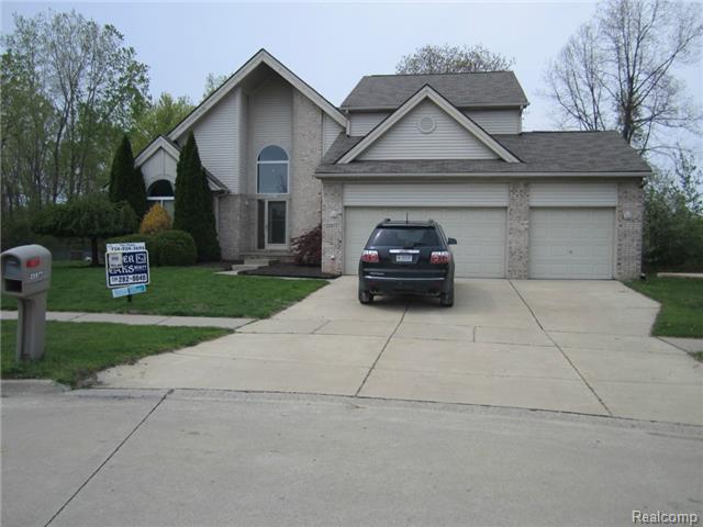 25977 Maple Dr, Taylor, MI 48180 photo 1