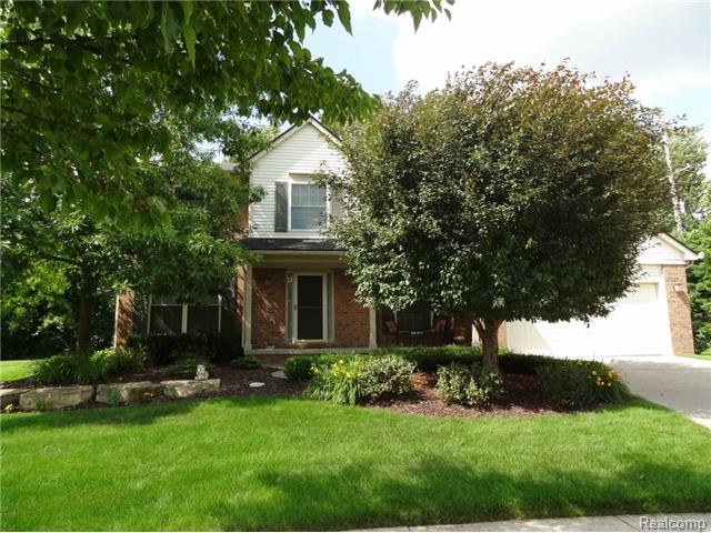 928 Meadowbrook Ct, Milford, MI 48381 photo 1
