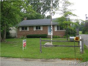 5882 Heyer St, Romulus, MI 48174 photo 1