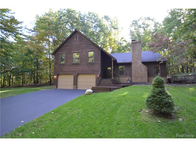 10074 Sugar Pine Dr, Clarkston, MI 48348 photo 1