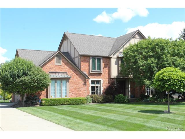4234 Carson Dr, Troy, MI 48098 photo 1