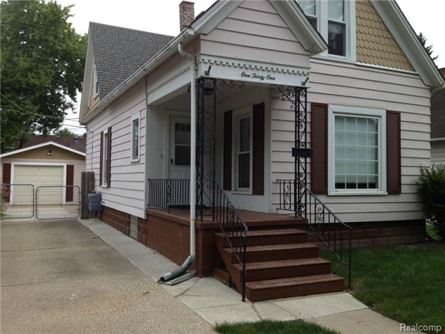 131 Miller St, Mount Clemens, MI 48043 photo 1