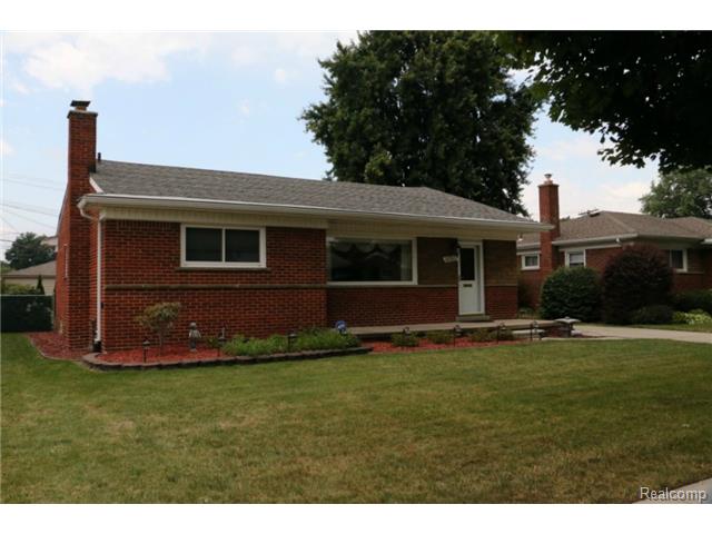8553 Centralia St, Dearborn Heights, MI 48127 photo 1