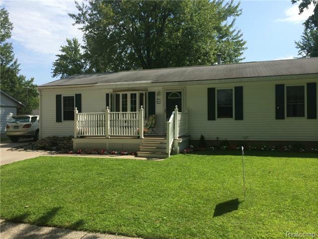 373 Cardinal Dr, Marysville, MI 48040 photo 1