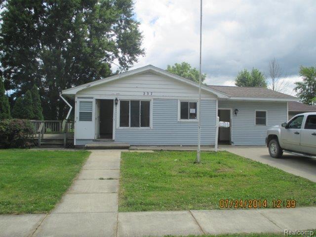 237 S Jackson St, Sandusky, MI 48471 photo 1