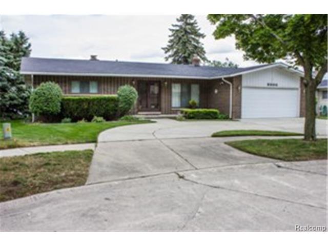 6500 Emerald Lake Dr, Troy, MI 48085 photo 1