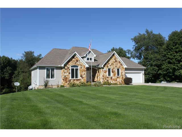 82 Oak View Dr, Lapeer, MI 48446 photo 1