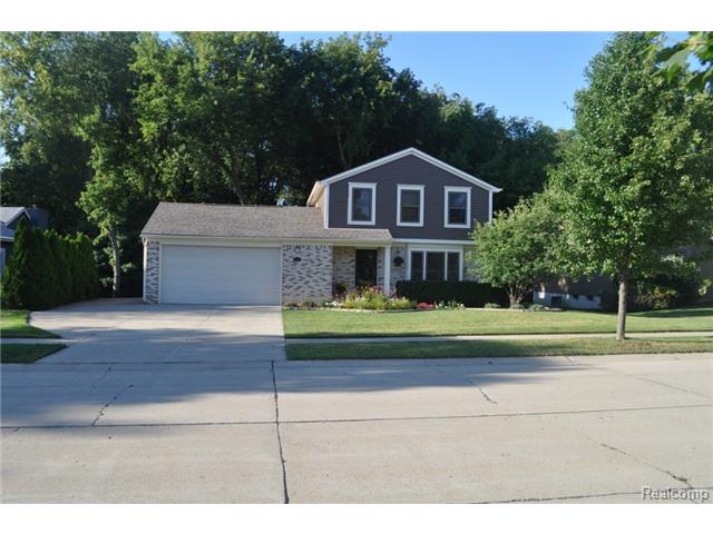662 Glenwyth Rd, Brighton, MI 48116 photo 1