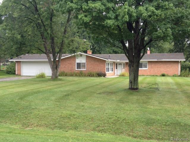239 Booth Rd, Troy, MI 48085 photo 1