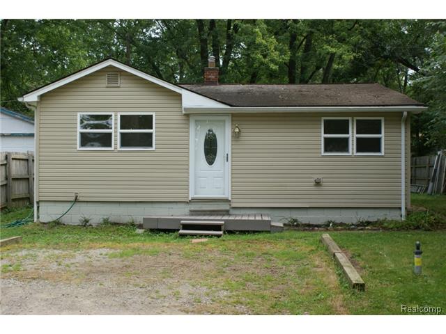 3359 Fox Blvd, Commerce Township, MI 48382 photo 1