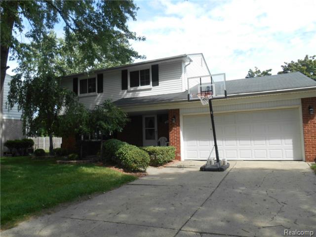 29362 Walker Dr, Warren, MI 48092 photo 1