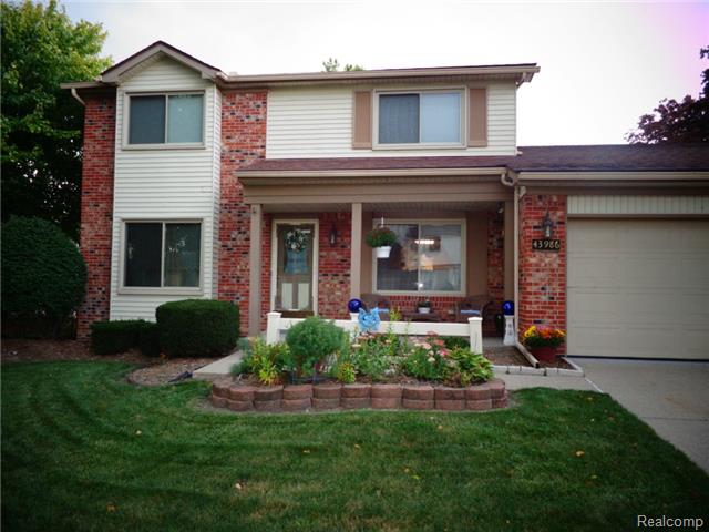 43986 Fredericksburg St, Canton, MI 48188 photo 1
