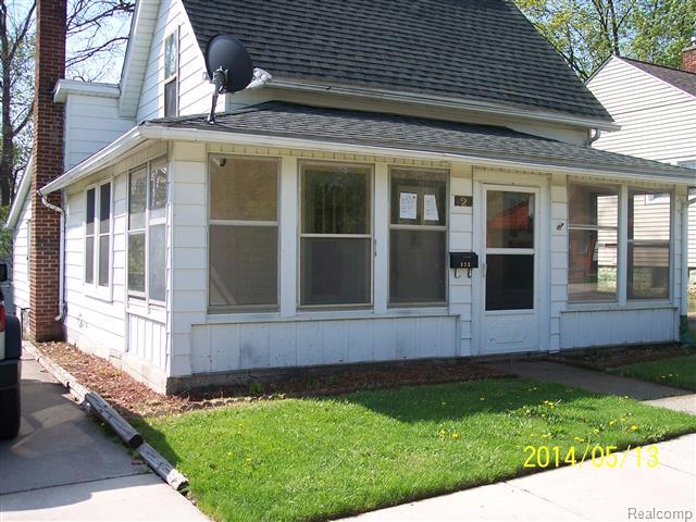 323 Horton St, Lapeer, MI 48446 photo 1