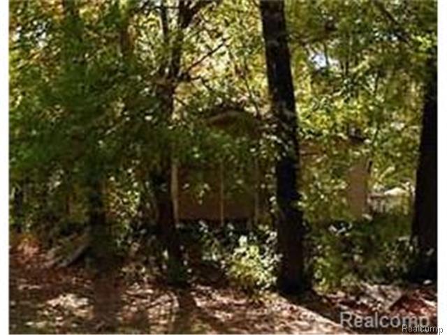4055 Hazelett Dr, Waterford, MI 48328 photo 1