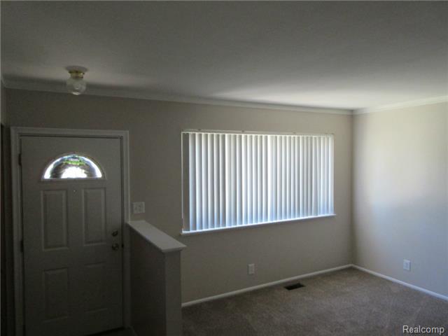 30751 Roan Dr, Warren, MI 48093 photo 1