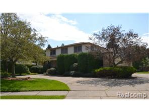 1945 Warbler Ct, Troy, MI 48084 photo 1