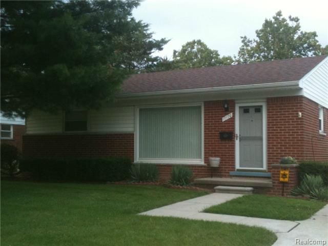 17170 Deering St, Livonia, MI 48152 photo 1
