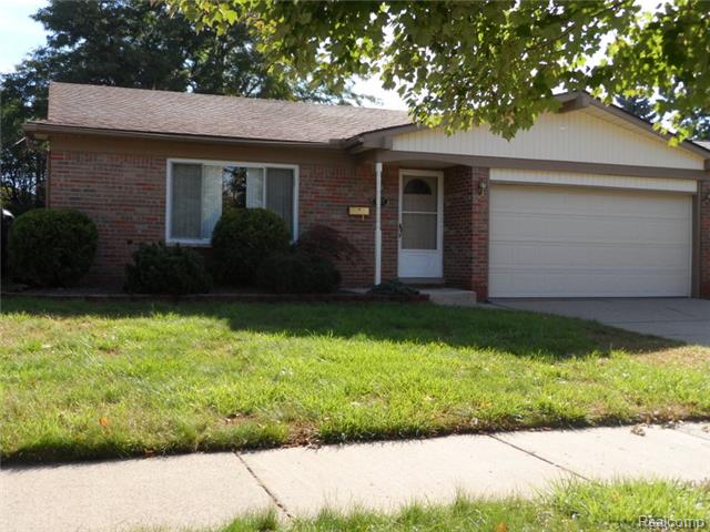8672 Holly Dr, Canton, MI 48187 photo 1