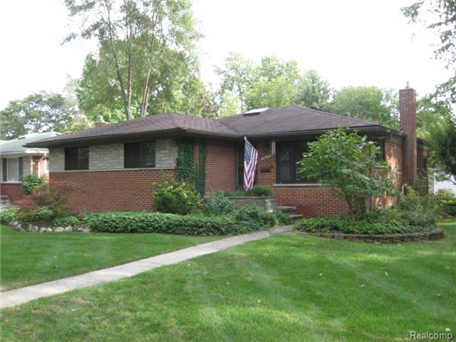 27689 Doreen St, Farmington, MI 48336 photo 1