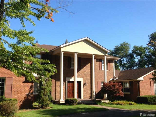 877 Bloomcrest Dr, Bloomfield Hills, MI 48304 photo 1